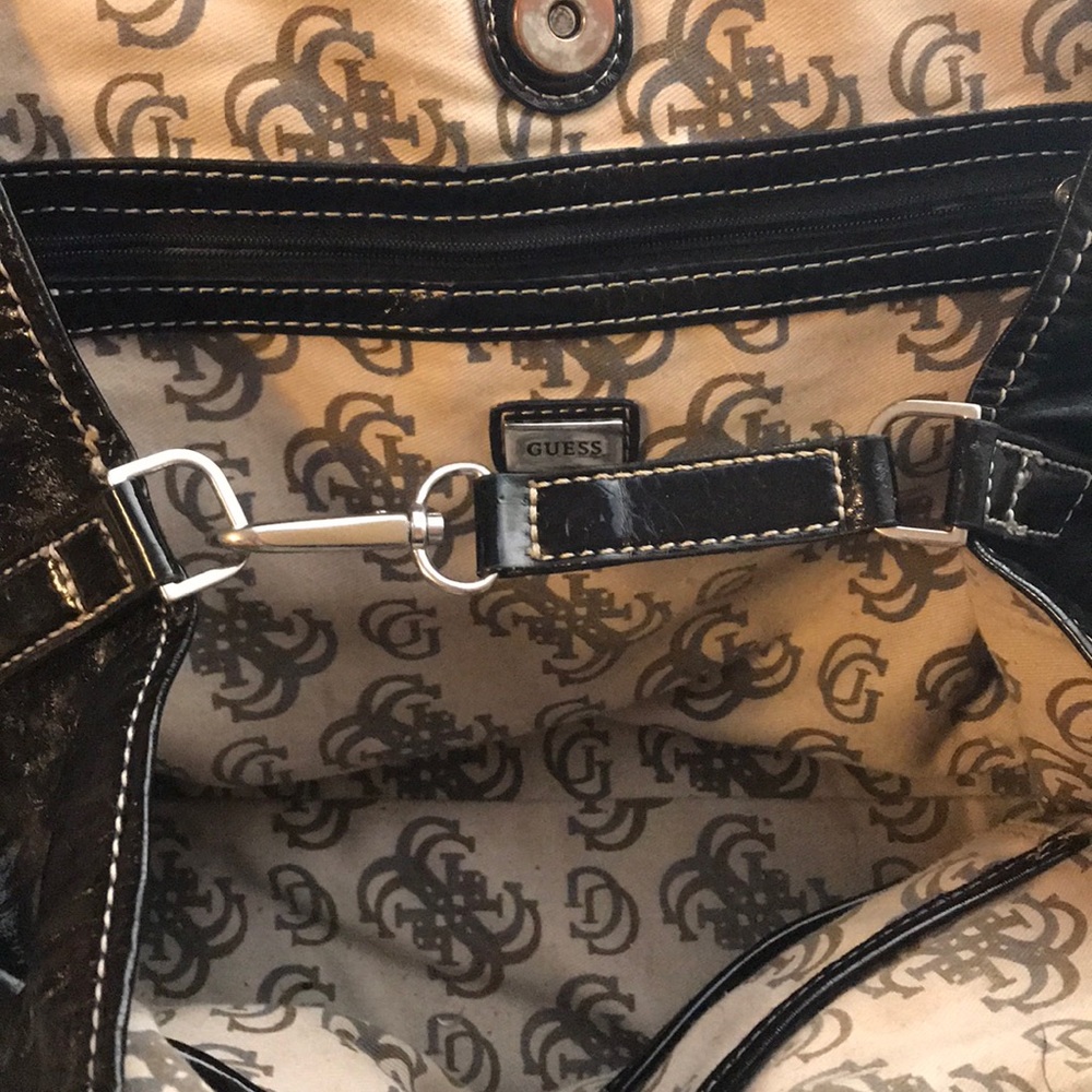 Guess purse - Picture 4 of 4